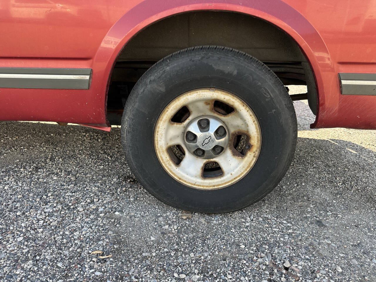 Used 1998 Chevrolet Astro Passenger RWD image 10