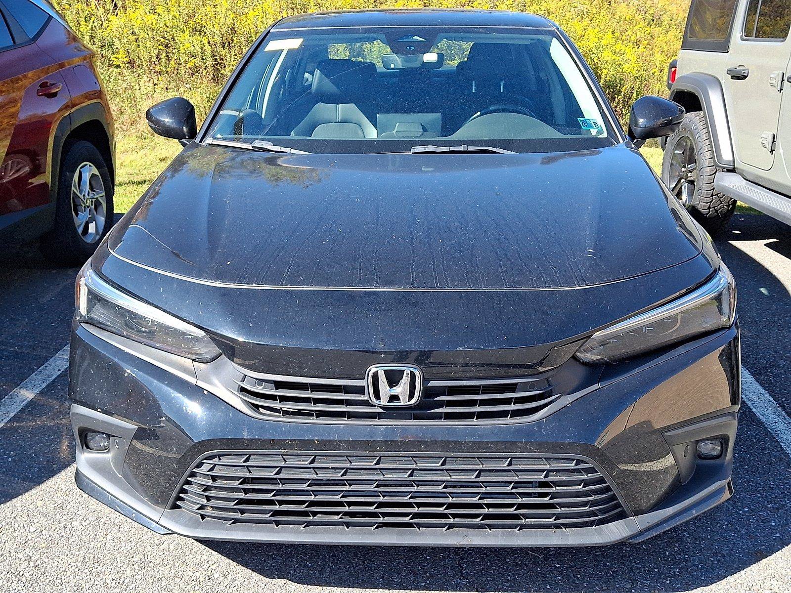 Used 2022 Honda Civic Touring image 2
