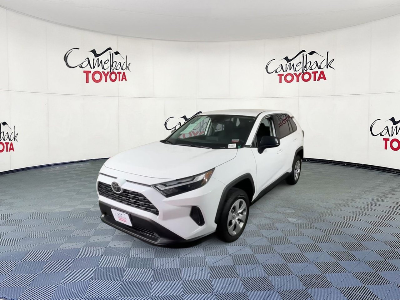 Used 2025 Toyota RAV4 LE AWD/4WD image 6