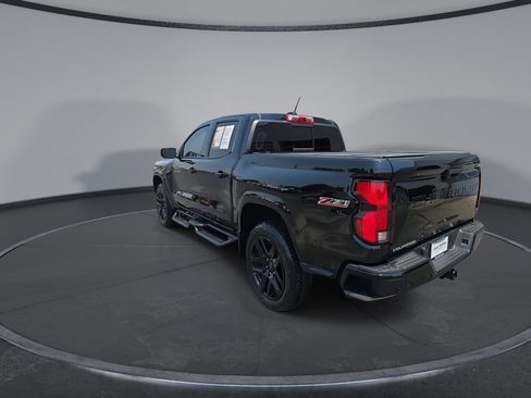 Used 2025 Chevrolet Colorado Z71 w/ Technology Package AWD/4WD image 11