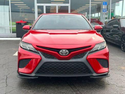 Used 2020 Toyota Camry SE FWD image 2