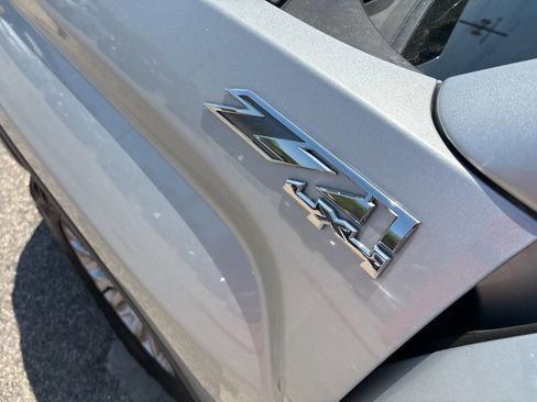Used 2017 GMC Sierra 1500 SLE w/ Suspension Package, Off-Road AWD/4WD image 28