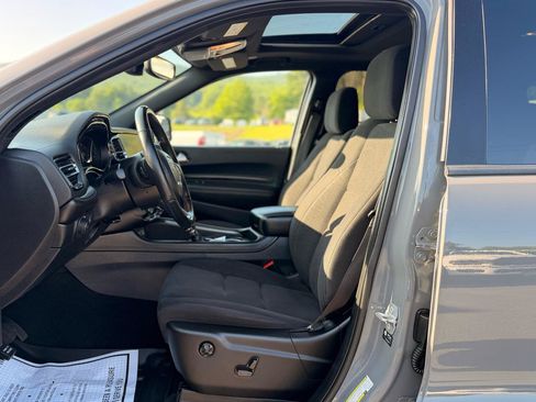 Used 2022 Dodge Durango SXT w/ Blacktop Package AWD/4WD image 9