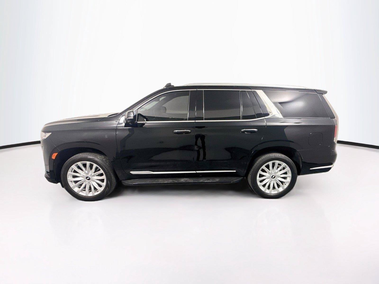 Used 2023 Cadillac Escalade Luxury RWD image 2