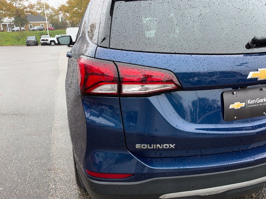 Used 2023 Chevrolet Equinox LT FWD image 28