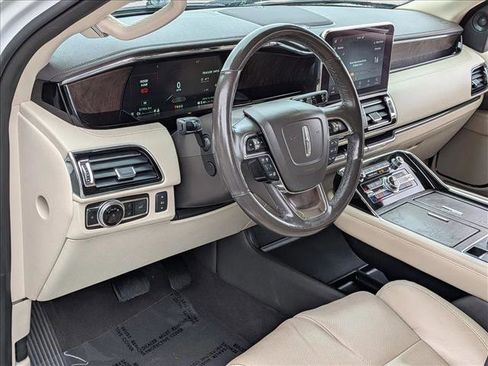Used 2020 Lincoln Navigator Reserve image 10