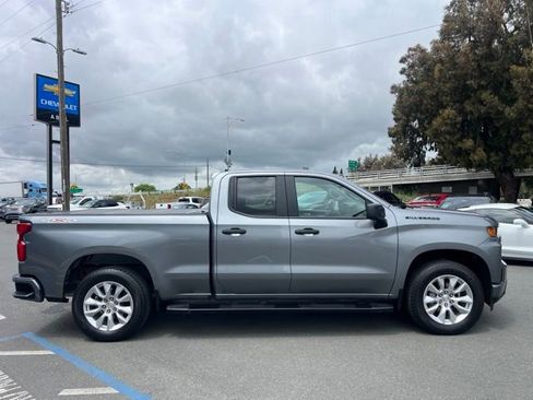Used 2020 Chevrolet Silverado 1500 Custom w/ Custom Value Package AWD/4WD image 5