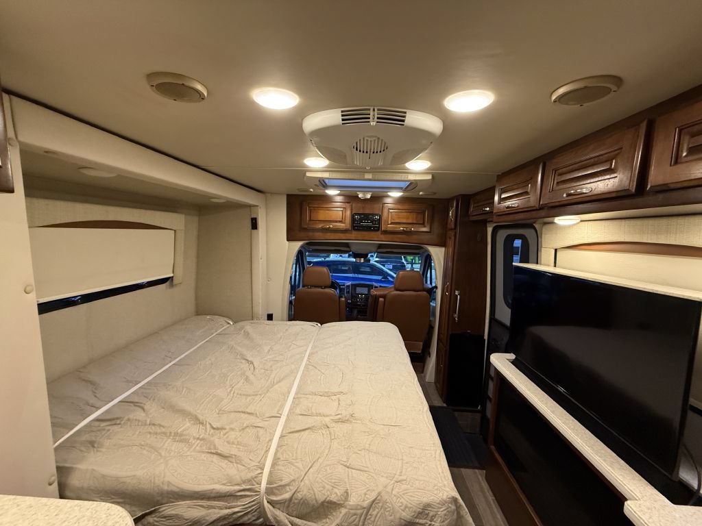Used 2017 Mercedes-Benz Sprinter 3500 image 80