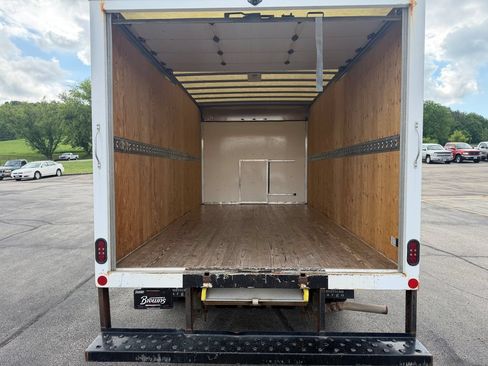 Used 2019 Chevrolet Express 3500 Extended w/ Power Convenience Package RWD image 5