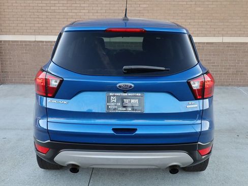 Used 2019 Ford Escape SE image 9