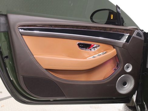 Used 2020 Bentley Continental GT image 18