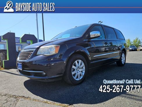 Used 2011 Chrysler Town & Country Touring-L w/ Entertainment Group #2 FWD image 1