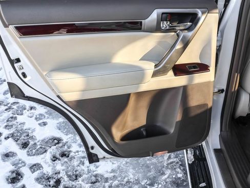 Used 2015 Lexus GX 460 image 27