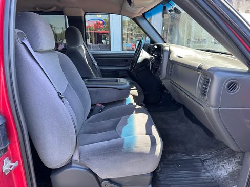 Used 2004 GMC Sierra 2500 SLE w/ Heavy-Duty Power Package AWD/4WD image 24