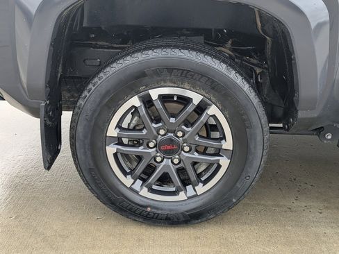 Used 2024 Toyota Tacoma TRD Sport w/ TRD Sport Upgrade Package image 19