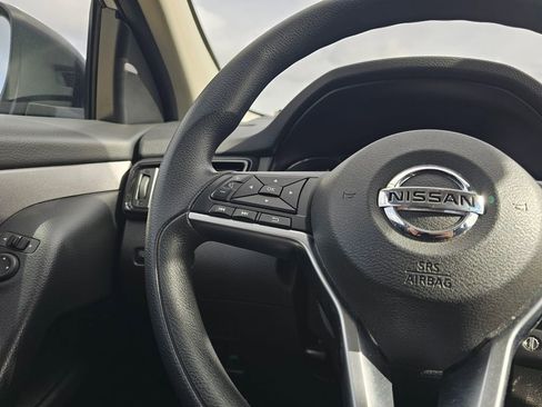 Used 2020 Nissan Rogue Sport S image 32