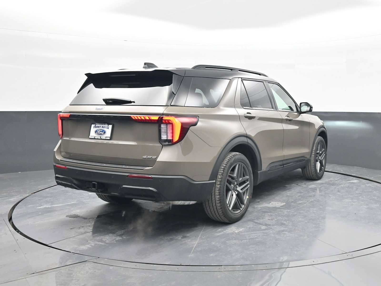 New 2026 Ford Explorer ST-Line w/ ST-Line Street Pack AWD/4WD image 7