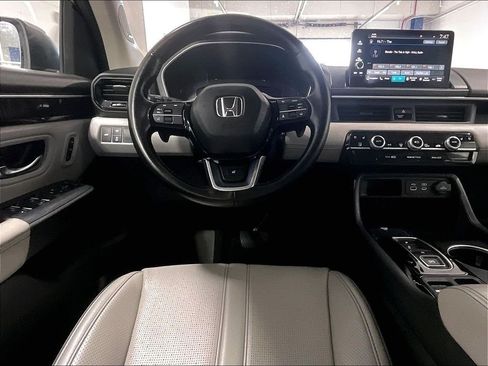 Used 2023 Honda Pilot Elite image 18