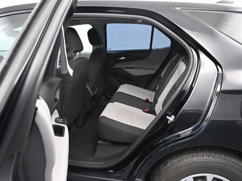 Used 2023 Chevrolet Equinox LS AWD/4WD image 7
