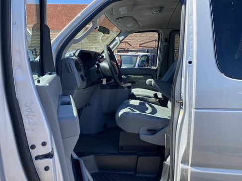 Used 2009 Ford E-350 and Econoline 350 XLT image 25