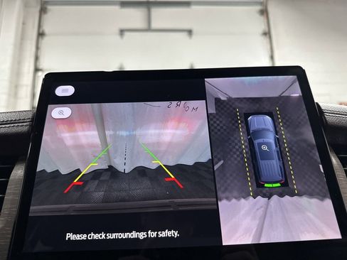 Used 2024 Ford Expedition Limited image 29