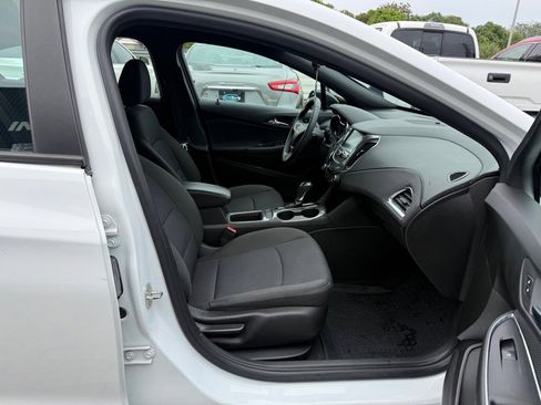 Used 2018 Chevrolet Cruze LT image 30