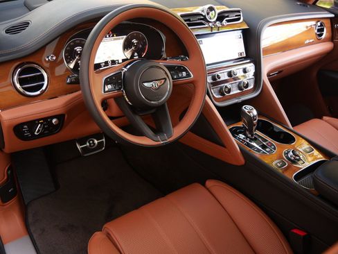 Used 2023 Bentley Bentayga Extended Wheelbase image 12