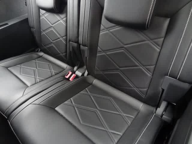 Used 2024 Volkswagen Atlas SE AWD/4WD image 9