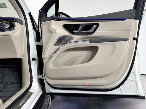 New 2026 Mercedes-Benz EQS 400 4MATIC SUV image 23
