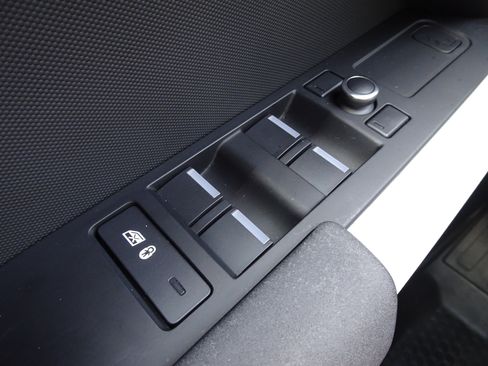 Used 2021 Land Rover Defender 110 S AWD/4WD image 29