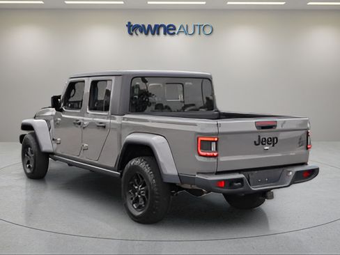 Used 2023 Jeep Gladiator Sport AWD/4WD image 5