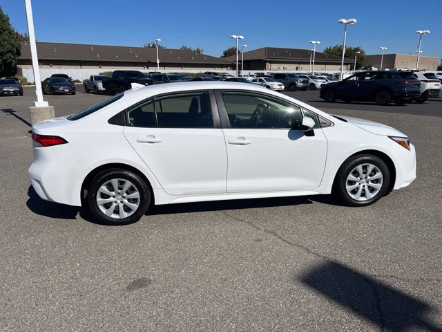 Used 2025 Toyota Corolla LE FWD image 2