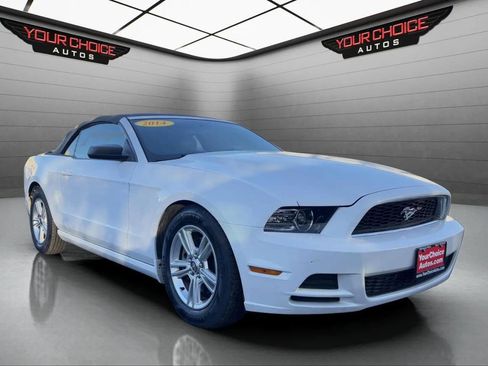 Used 2014 Ford Mustang Convertible image 8