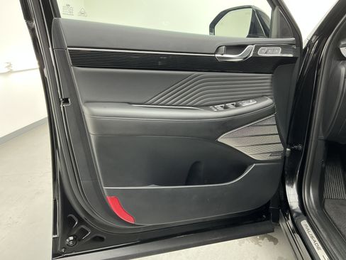 Used 2025 Hyundai Palisade Calligraphy image 12