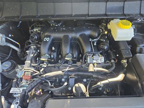 New 2026 Nissan Pathfinder SL FWD image 10