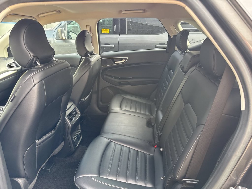 Used 2019 Ford Edge SEL w/ Equipment Group 201A AWD/4WD image 18