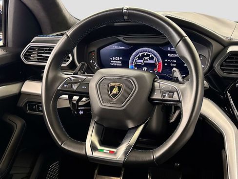 Used 2021 Lamborghini Urus image 17