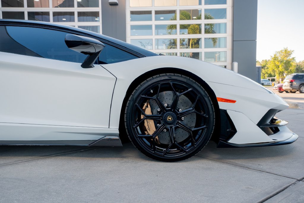 Used 2019 Lamborghini Aventador SVJ AWD/4WD image 40