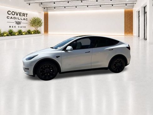 Used 2023 Tesla Model Y Long Range AWD/4WD image 5