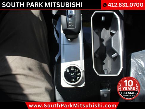 New 2025 Mitsubishi Outlander SE image 24