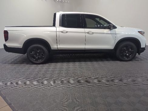 New 2026 Honda Ridgeline Black Edition image 6