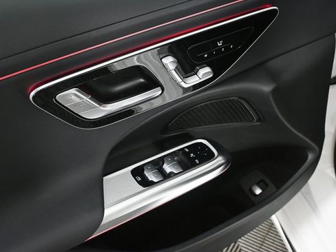 Used 2025 Mercedes-Benz E 350 Sedan image 8