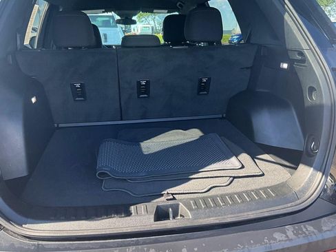Used 2026 Chevrolet Equinox LT FWD image 4