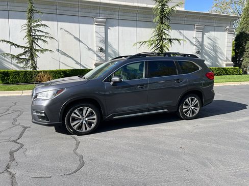 Used 2020 Subaru Ascent Limited w/ Technology Package AWD/4WD image 2