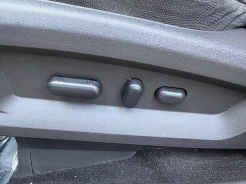 Used 2012 Ford Edge SEL FWD image 18