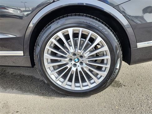 Used 2021 BMW X7 xDrive40i w/ Premium Package image 31