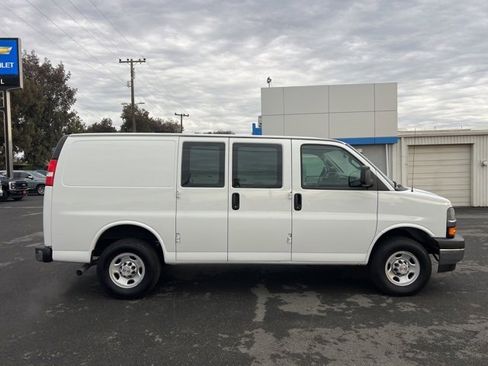 Used 2024 Chevrolet Express 2500 w/ Driver Convenience Package image 4