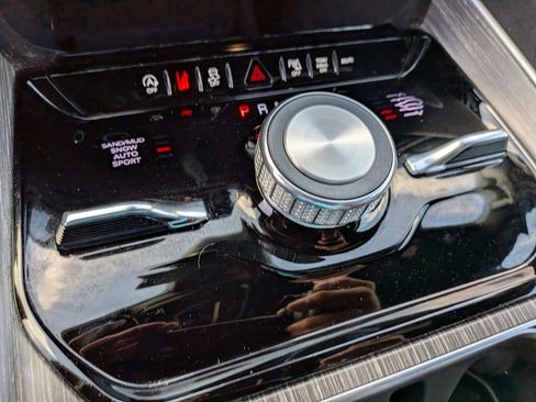 Used 2024 Jeep Wagoneer Series III AWD/4WD image 18