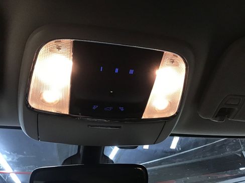 Used 2018 Dodge Durango GT image 32