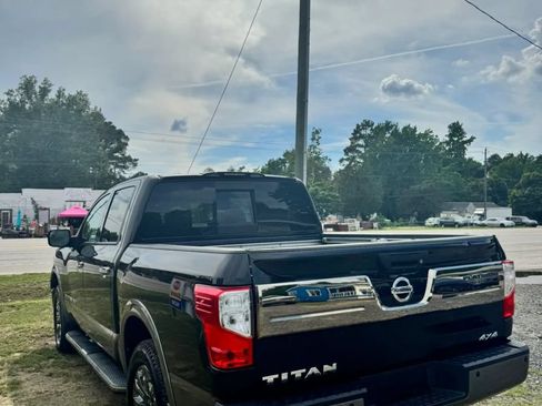 Used 2019 Nissan Titan Platinum Reserve AWD/4WD image 7